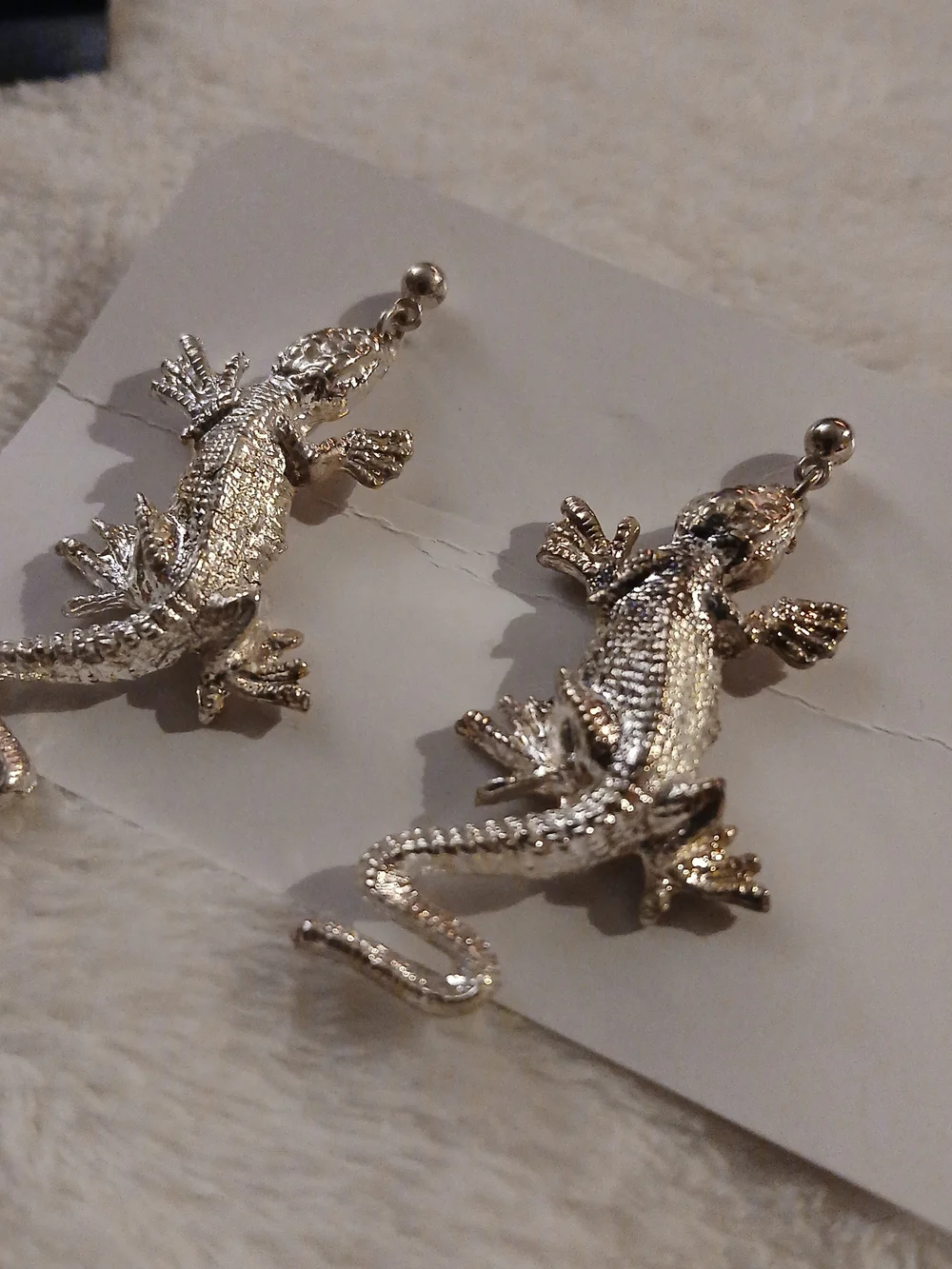 Silver Lizard Pendant Earrings - Reptile/Gecko Themed FASHION - NEW ON CARD!